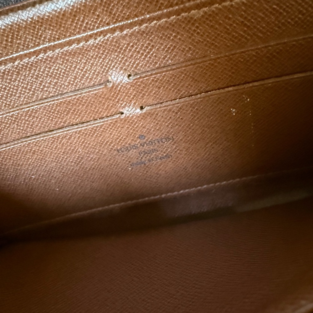 Louis Vuitton Monogram Large Zipper Wallet Purse - Picture 16 of 16